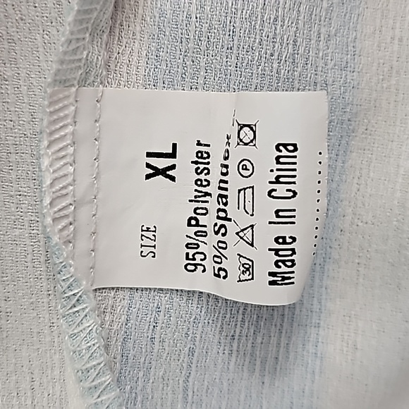 Light striped blouse - Picture 3 of 4